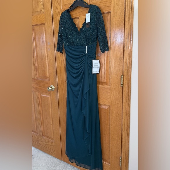 BETSY & ADAM WOMEN’S FORMAL DRESS PINE GREEN ON 3/4 SLEEVE SHEER AUTHENTIC NWT - Picture 9 of 10